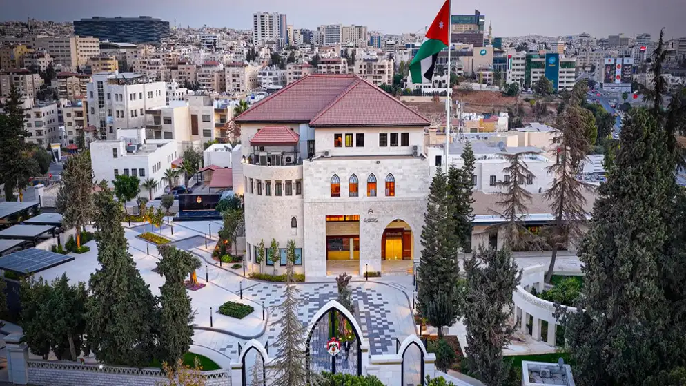 تأخير الدوام الرسمي حتى الـ 10