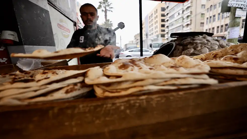 نقابتا المخابز والمحروقات: لا شكاوى من