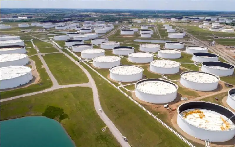 تراجع مخزونات النفط الخام الأمريكية الأسبوع