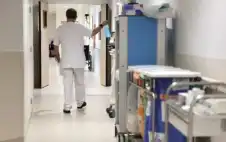 تبديل طفلتين عن طريق الخطأ داخل