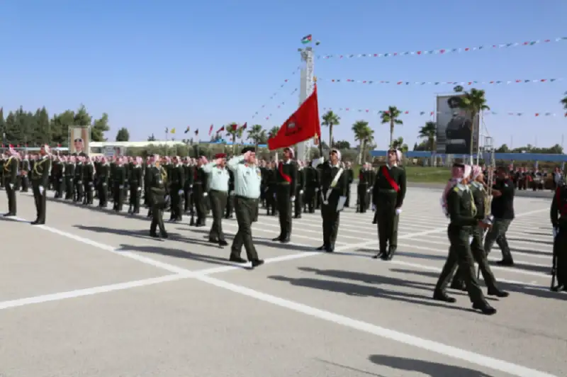الجيش يفتح باب التجنيد لدورة الضباط