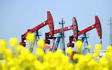 النفط يهبط 3% بعد إشارات تهدئة