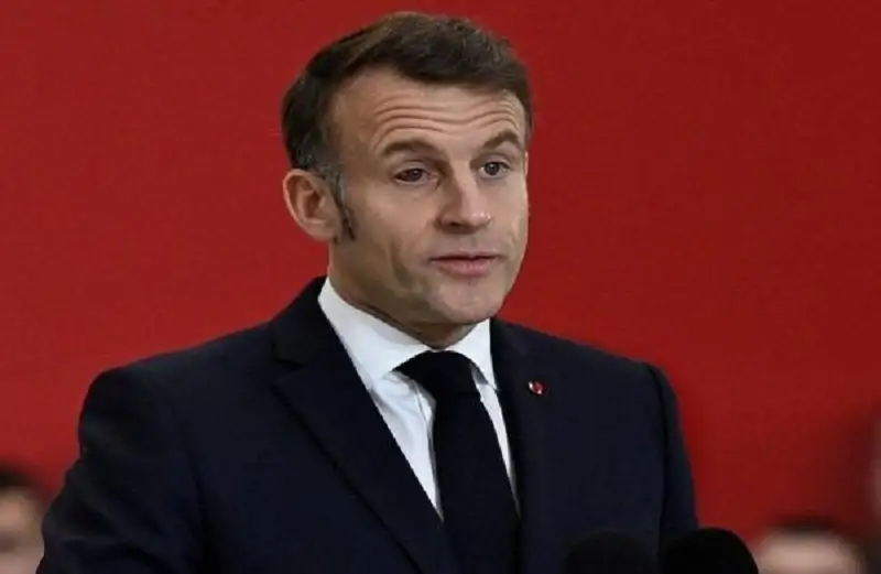 الإليزيه يوضح سبب احتقان عين ماكرون