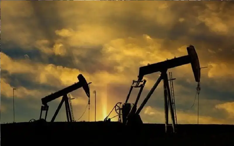سعر النفط اليوم يرتفع مع تقييم