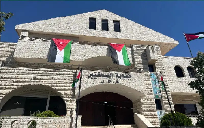 نقيب الصحفيين: الاعتداءات على الصحفيين تهدد