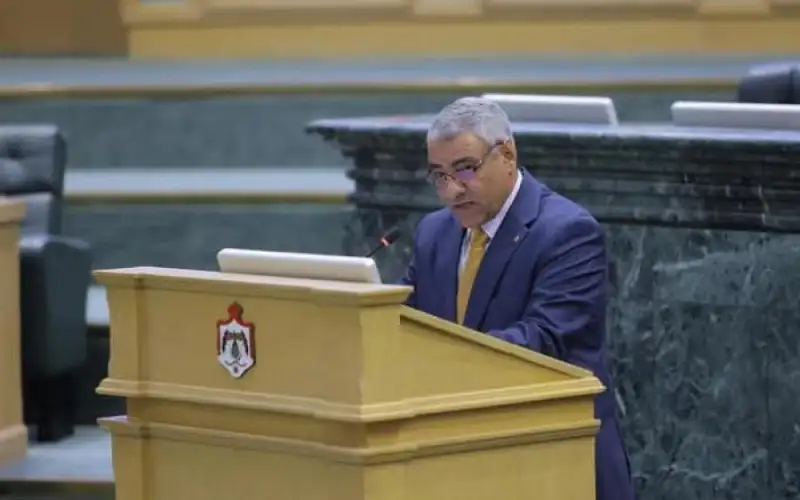 2500 دينار شهريا… نائب يسأل الحكومة