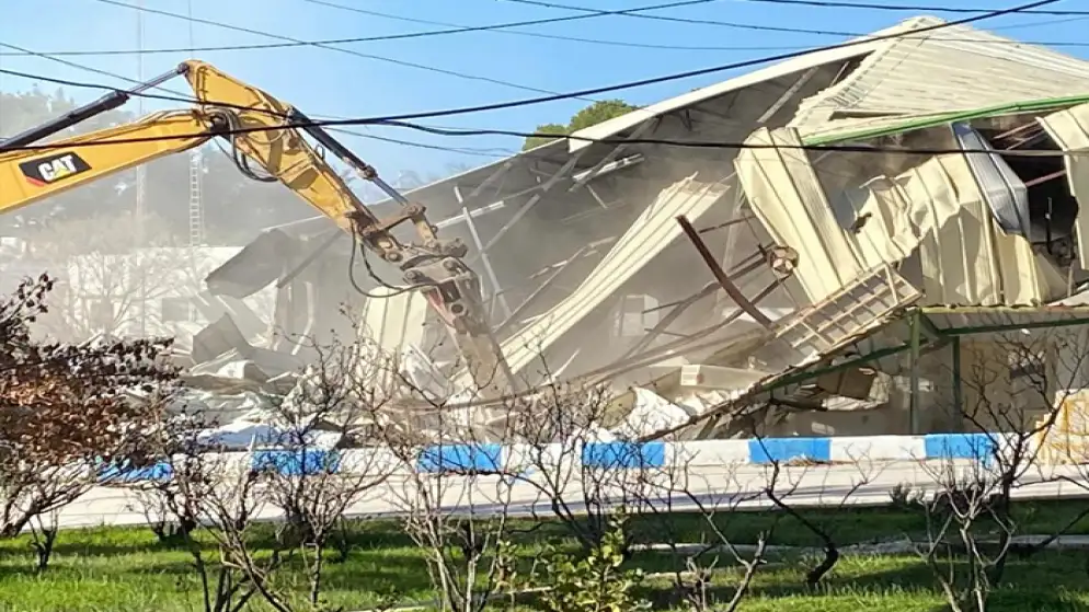 جرافات الاحتلال تهدم منشآت داخل مقر