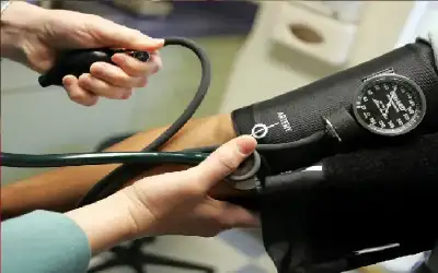 ثلاثية ميسي تقود برشلونة للقبه 25