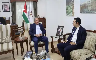 مجهولان يسرقان محلا تجاريا في مادبا