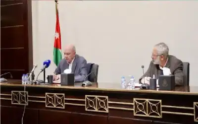 مجهولان يسرقان محلا تجاريا في مادبا