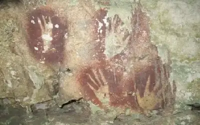 في متحف ما قبل التاريخ.. لوحة