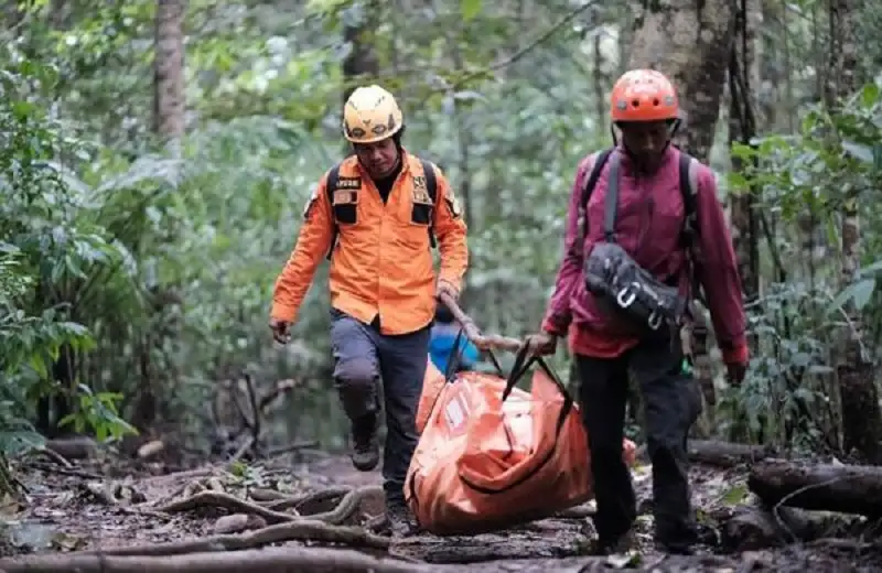 إندونيسيا تعثر على جثث 10 من