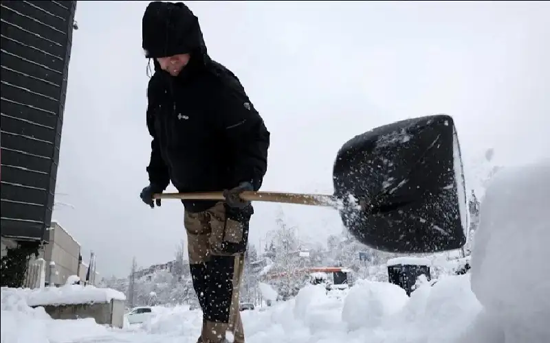 عاصفة شتوية تضع 120 مليون أمريكي