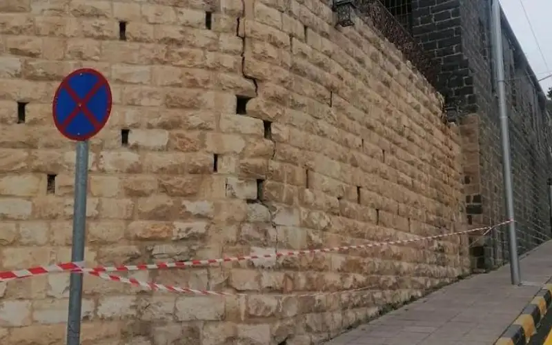 إربد: إغلاق محيط دار السرايا الأثري