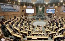 نواب يناقشون مشروع قانون عقود التأمين