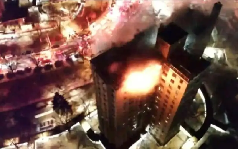 نيويورك: إخلاء 150 شقة إثر حريق