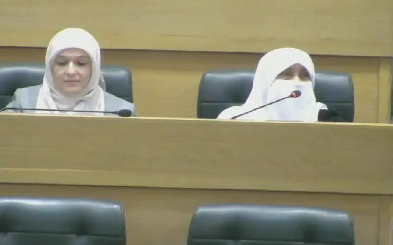 نواب يطالبون بتغيير اسم كاتب العدل