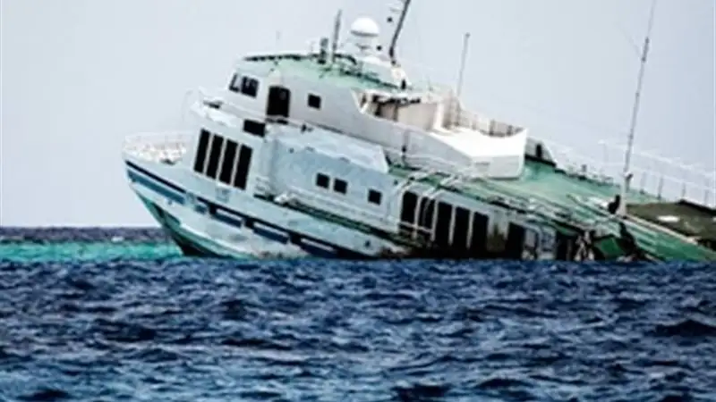 مصرع 15 شخصا جراء غرق عبارة