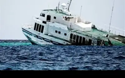 مصرع 15 شخصا جراء غرق عبارة