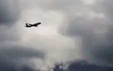 إلغاء وتأخير آلاف الرحلات الجوية في