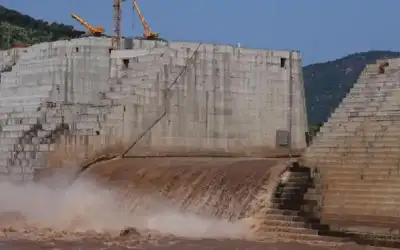 الحكومة تدعو للاستفادة من خصومات وإعفاءات