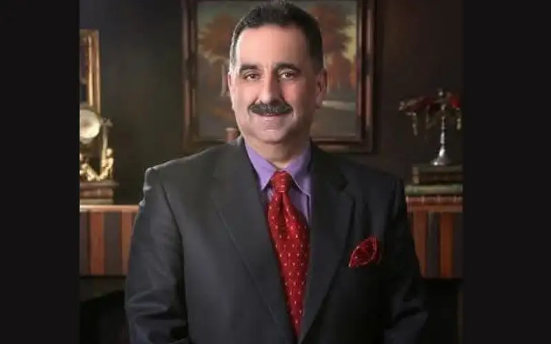 الدكتور نزار حداد راثيا الدكتور كاميل