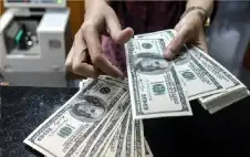 الدولار يترنح .. هبط بعد تصريحات