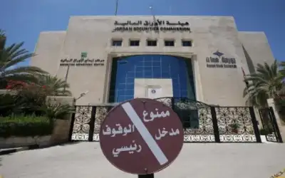 رياض محرز يتصدر 5 جنود في