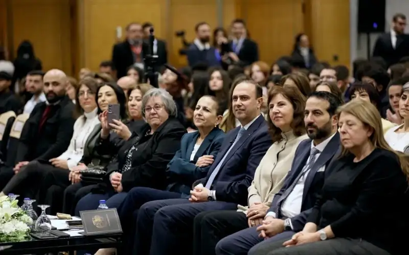 صحيفة نيسان ـ المومني: الشباب شريك أساسي في الحوار