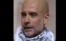 متوشحا بالكوفية.. غوارديولا يجدد دعمه لفلسطين