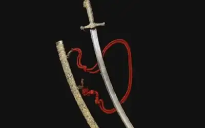 أسعار النفط تنخفض بأكثر من دولارين