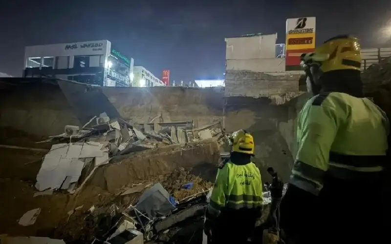 مصر.. انهيار أرضي بعمق 15 مترا