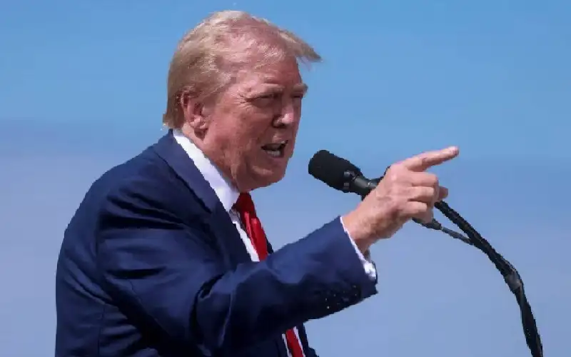 ترامب يتوعد كندا إذا أبرمت اتفاقية