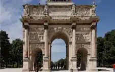 حتى قوس النصر الأمريكي لم يسلم..