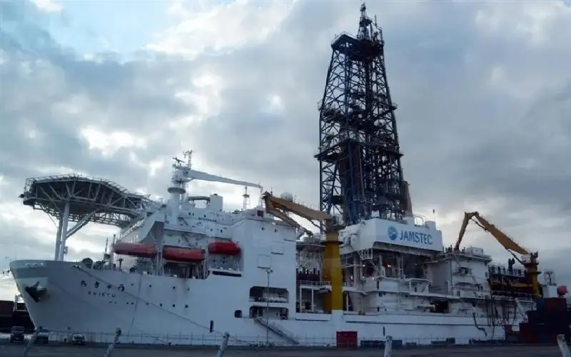 ضربة لبكين.. اليابان تكشف معادن نادرة