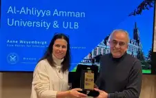 رئيس جامعة strongعمانstrong الأهلية يزور جامعة