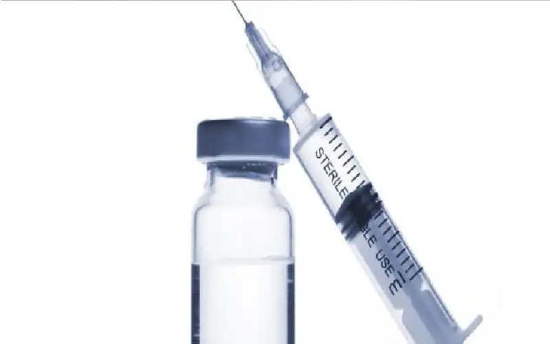 حقنة بوتوكس تجمد وجه شابة وتخفي