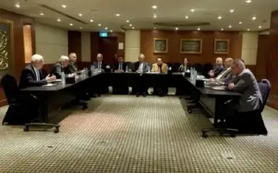 جماهير الرمثـا تنحـر جملا لفك النحس