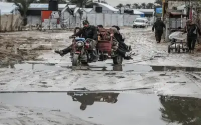 أحمد عبيدات يوارى الثرى في جنازة