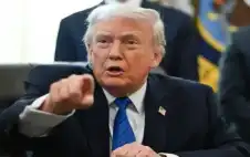 ترامب: على خامنئي أن يشعر بالقلق