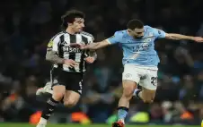 سيتي يسحق نيوكاسل ويتأهل إلى نهائي