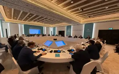 خروج منشآت طبية ومركبات إسعاف عن