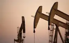 محادثات أمريكا وإيران تهبط بأسعار النفط