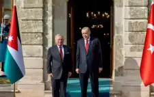 الملك والرئيس التركي يعقدان مباحثات بقصر