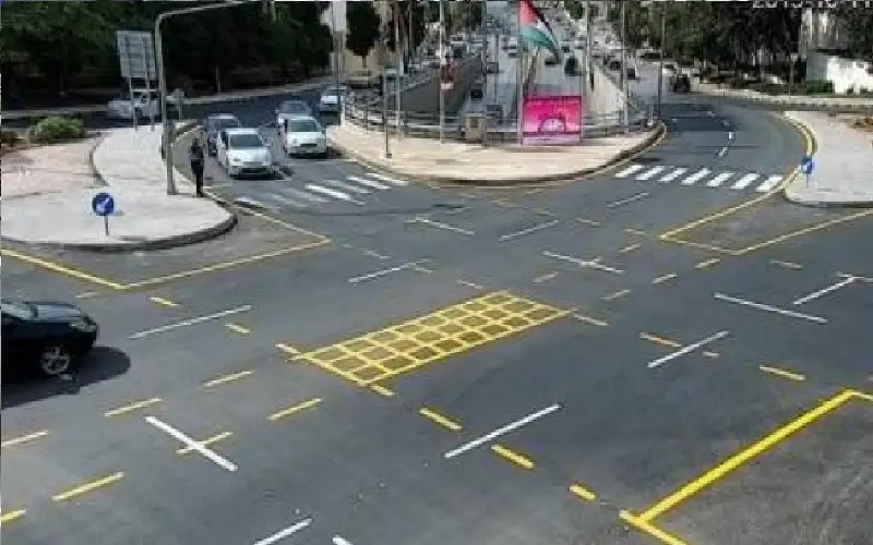 تحويلات مرورية بين الدوارين السادس والسابع