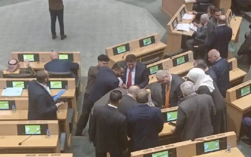 العرموطي يتعرض لوعكة صحية مفاجئة تحت