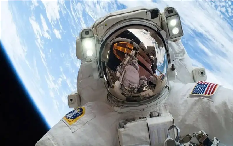 الهواتف تصل أخيرا إلى الفضاء ..