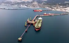 إرstrongسالstrong أول شحنة نفطية من فنزويلا