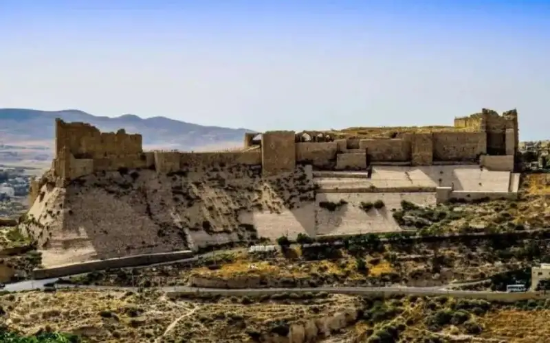 محافظ الكرك: مشروع التلفريك يدخل مرحلة