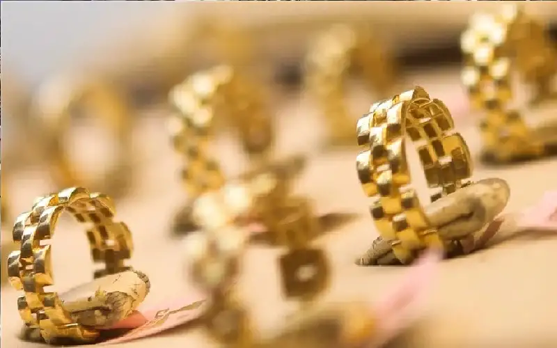 سعر الذهب.. الملاذ الآمن ينتظر رقما